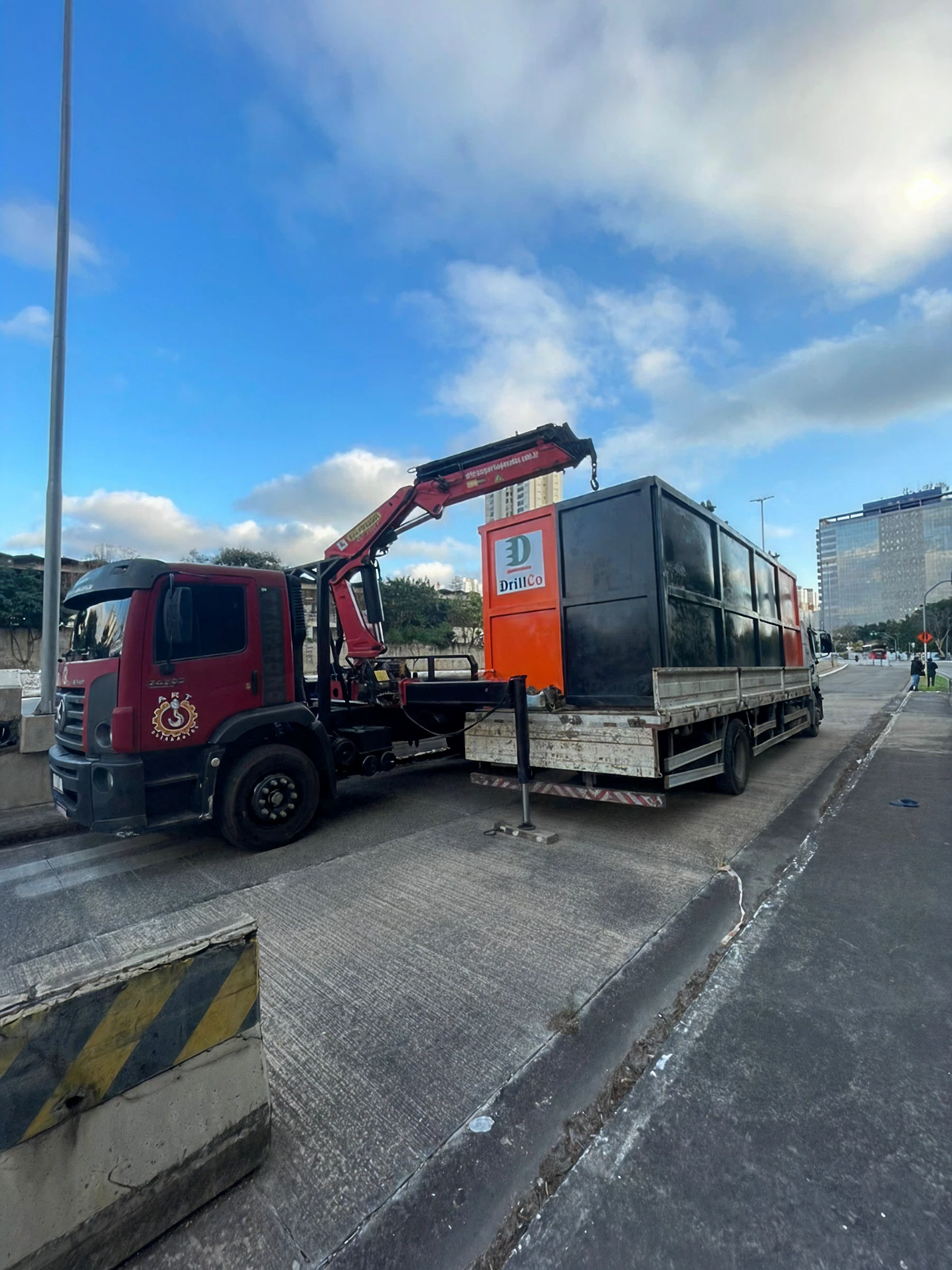 ART Transportes - Conheça nosso trabalho - Locação de Caminhão Munck