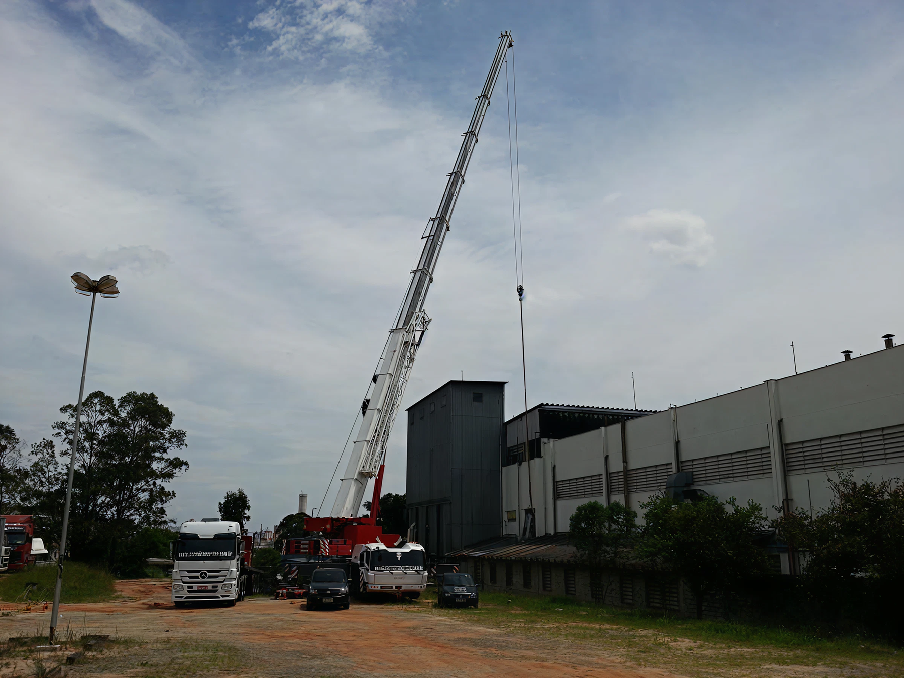 ART Transportes - Conheça nosso trabalho - Locação de Guindaste
